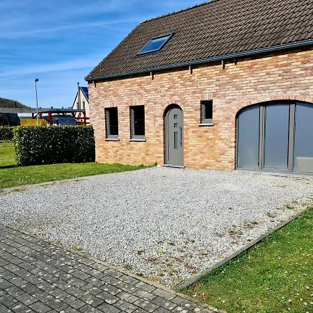 Vakantiehuis Au 14 - Au Calme Avec Jardin , Proche De Dinant *