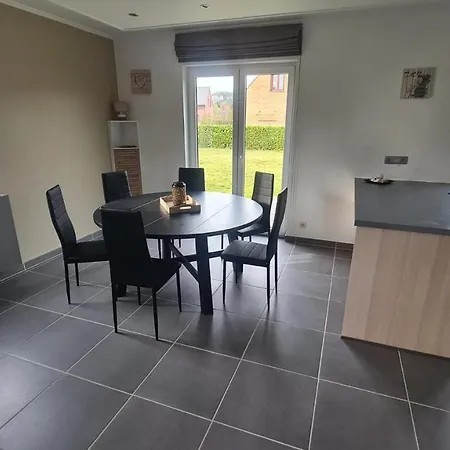 Au 14 - Au Calme Avec Jardin , Proche De Dinant *